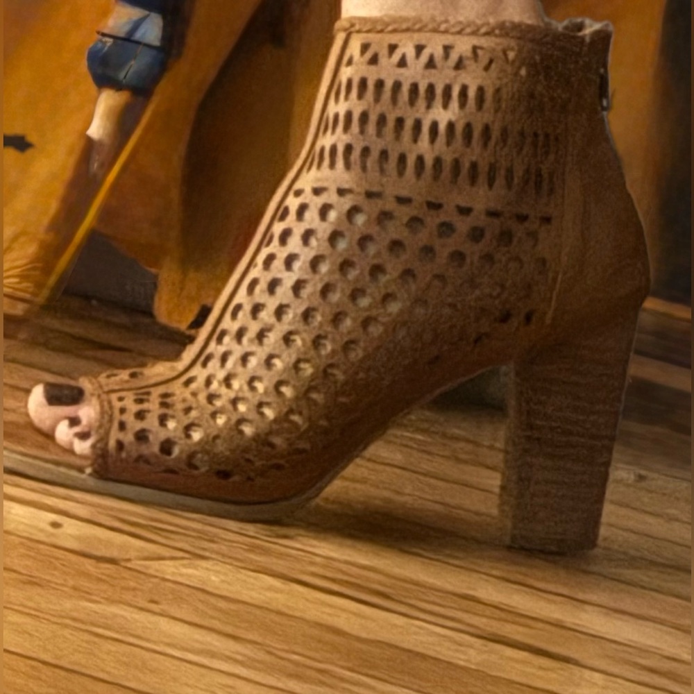 Leather open toe caged bootie by REPORT